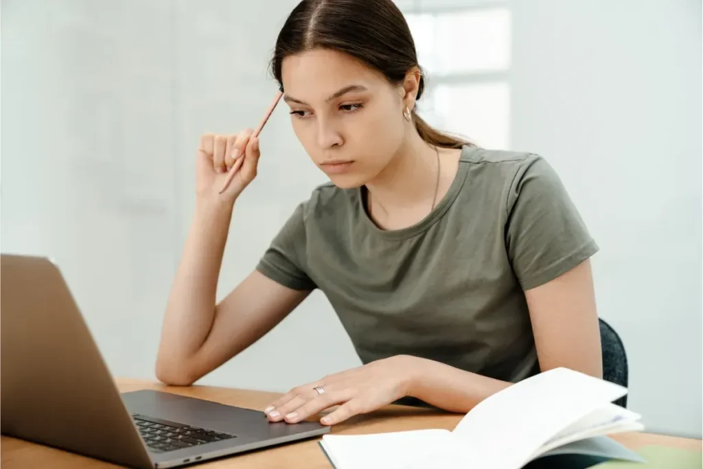 |Dicas para fazer uma boa redação na faculdade | Descrição visual da imagem | UNIFAVENI|Dicas para fazer uma boa redação na faculdade | Descrição visual da imagem | UNIFAVENI