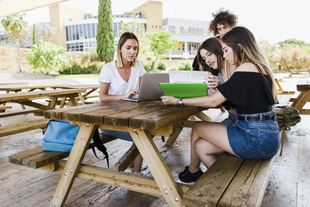 Graduação presencial ou a distancia|Escolher graduação presencial ou a distancia